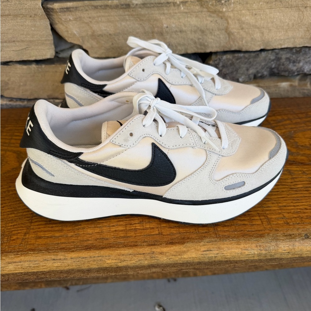 Nike Phoenix Waffle sail and black